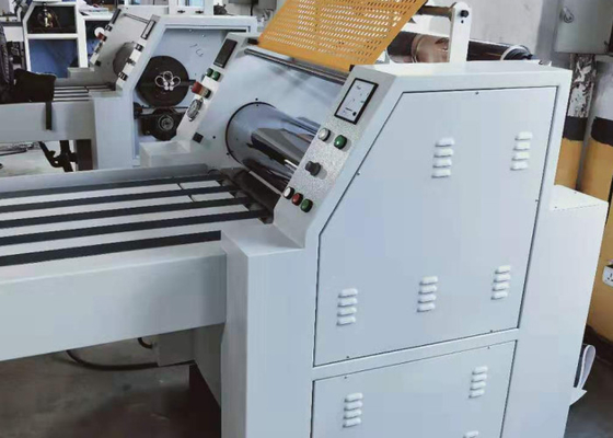Китай Легкая машина слоения крена бумаги деятельности с системой отопления Элактрикал поставщик